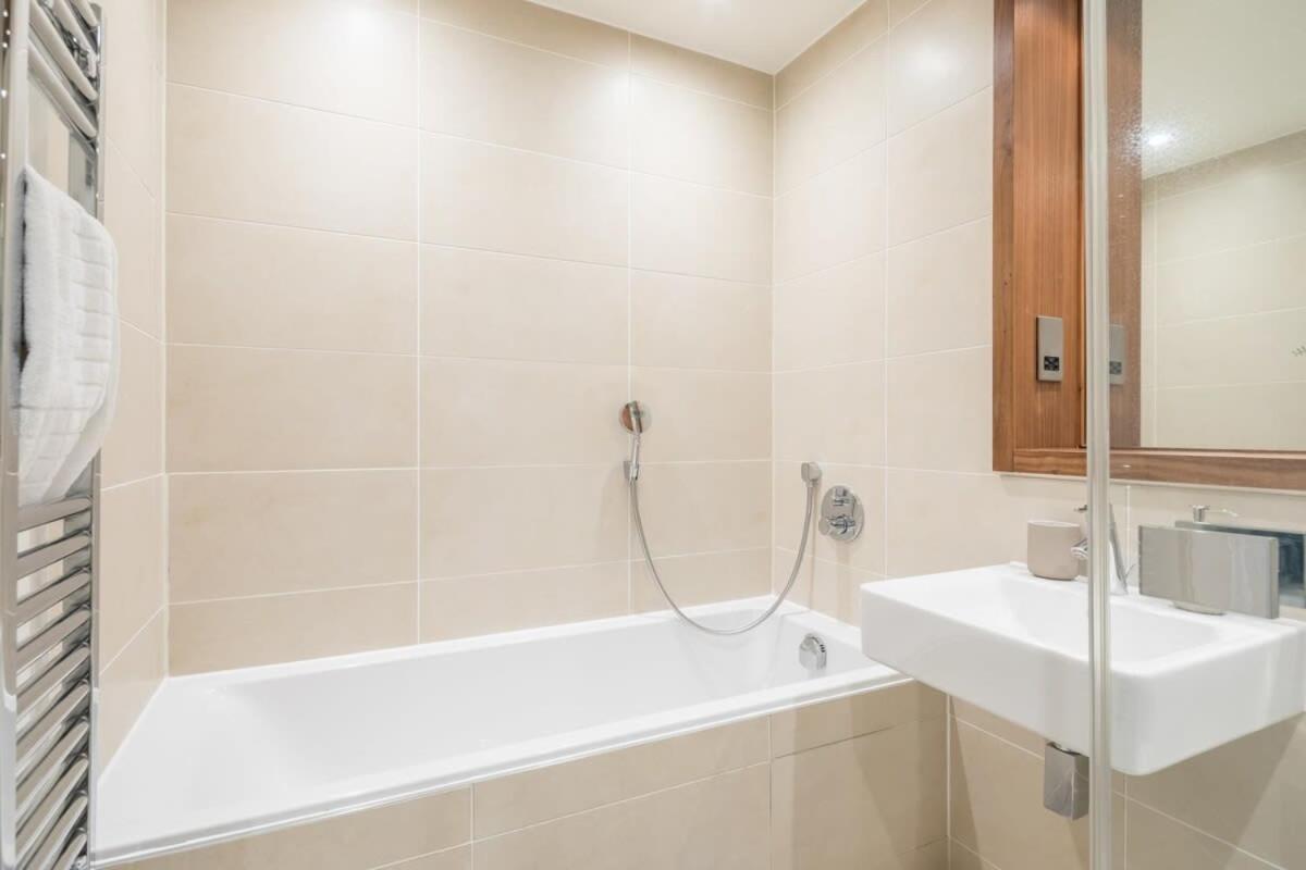 Stylish 1 Min To Station With Balcony Cambridge (Cambridgeshire)