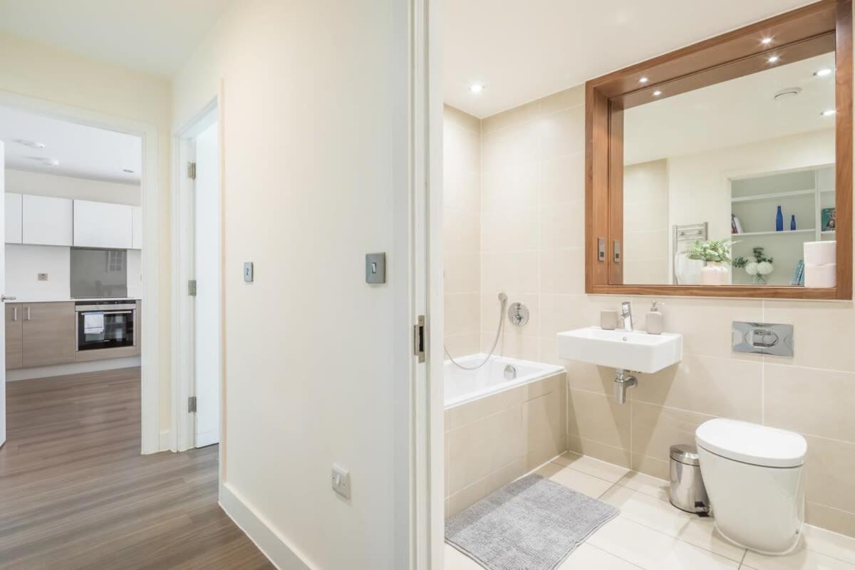 Apartment Stylish 1 Min To Station With Balcony *
