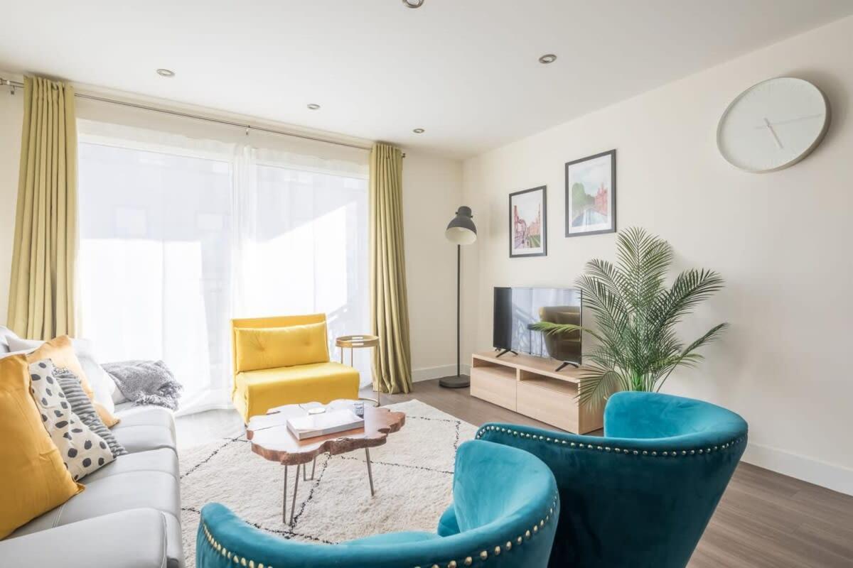 Stylish 1 Min To Station With Balcony *